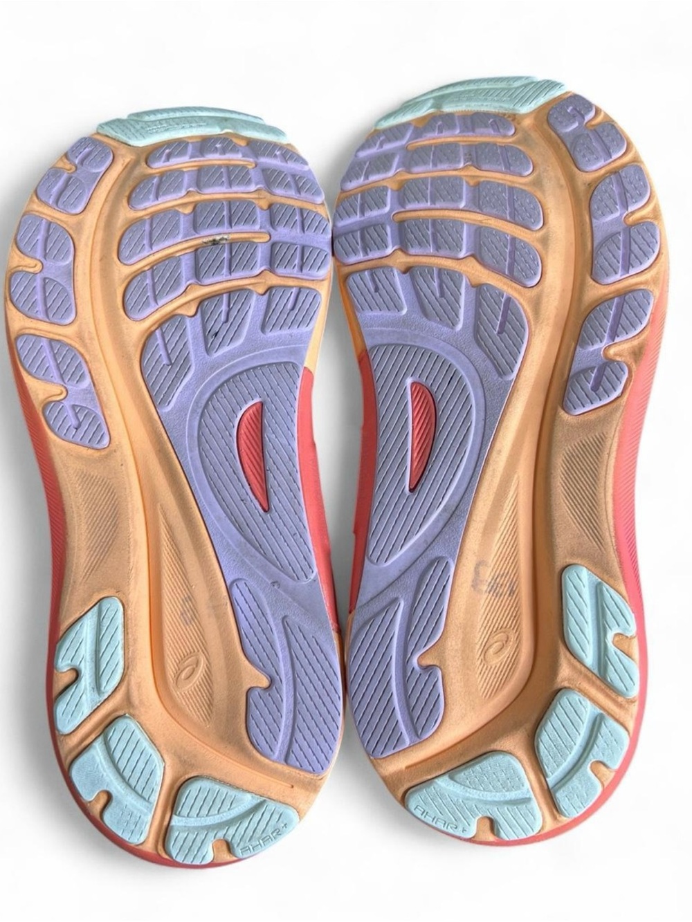 ASICS Women's Gel-Kayano 31 Running shoes in a Light Ube/White color way - Picture 6 of 8